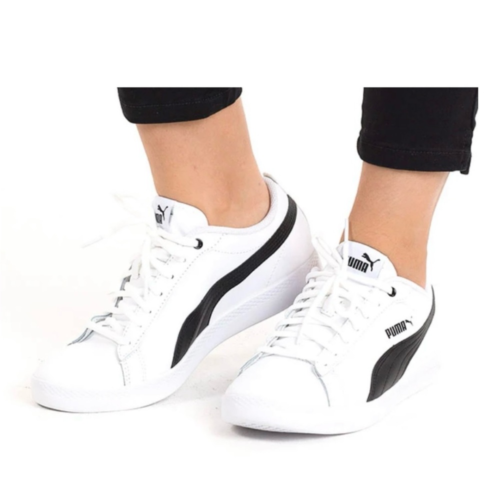 Puma Smash Women's White and Black Sneakers